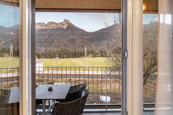 Appartement entier, Appartement de vacances "Hotel Zum Schwanen - 5" avec vue sur les montagnes, terrasse et Wi-Fi in Pflach, District de Reutte