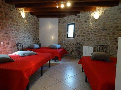 Hôtel pour 9 personnes, avec vue à Saint-Julien-Labrousse - 4