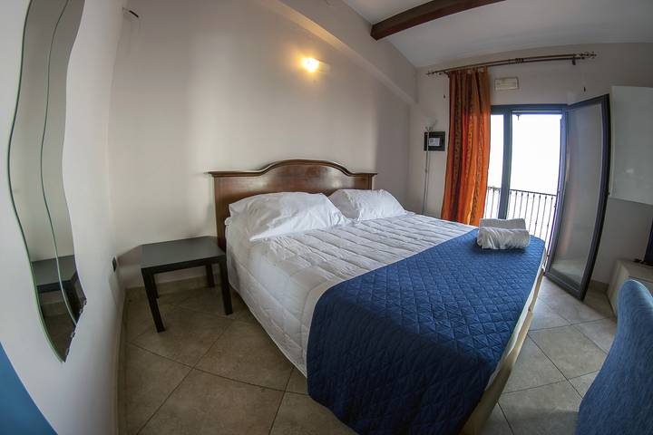 Gîte pour 4 personnes, avec balcon à Acireale - 4