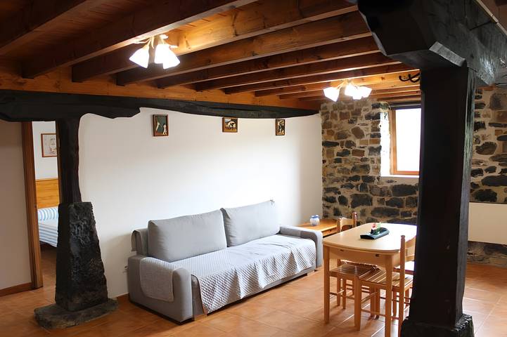 Ganze Wohnung, Ferienwohnung '1 en El Valle De Soba' mit Gemeinschaftsgarten und WLAN in Soba, Cordillera Cantábrica