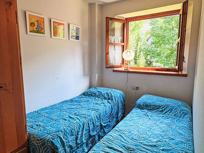Gîte pour 6 personnes, avec jardin dans Vallee De Boi - 4