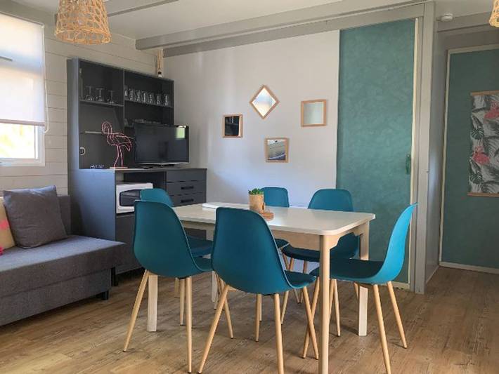 Gîte pour 6 personnes, avec terrasse et piscine à Verruyes