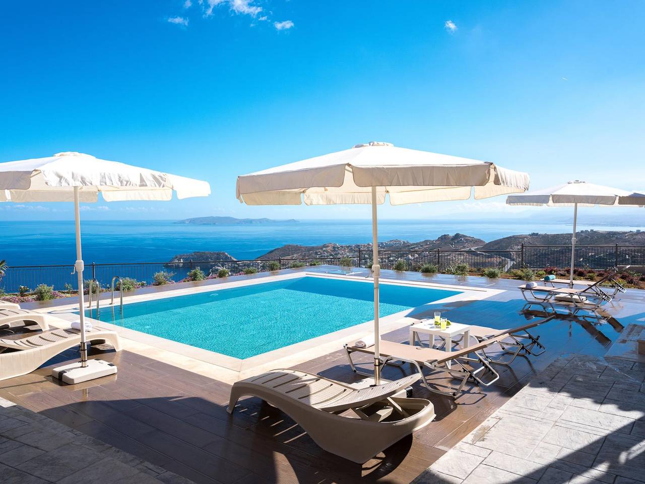 Villa Eolos with private pool in Agia Pelagia, Αχλάδα