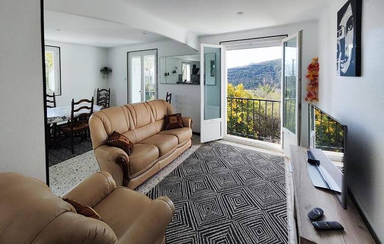 Location de vacances pour 5 personnes, avec terrasse et vue, animaux acceptés à Berlou - 4