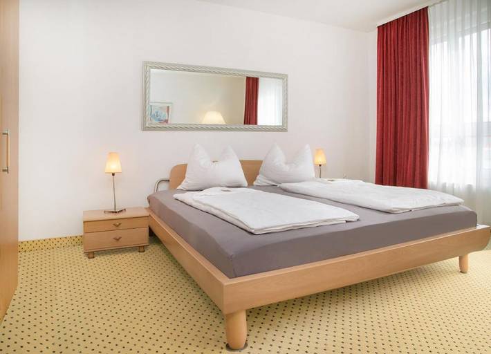 Hotel für 5 Personen, mit Terrasse und Garten sowie Sauna in St. Leon-Rot