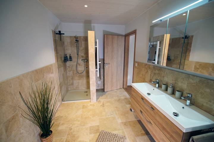 Hütte für 4 Personen, mit Ausblick und Terrasse in Hasliberg - 2