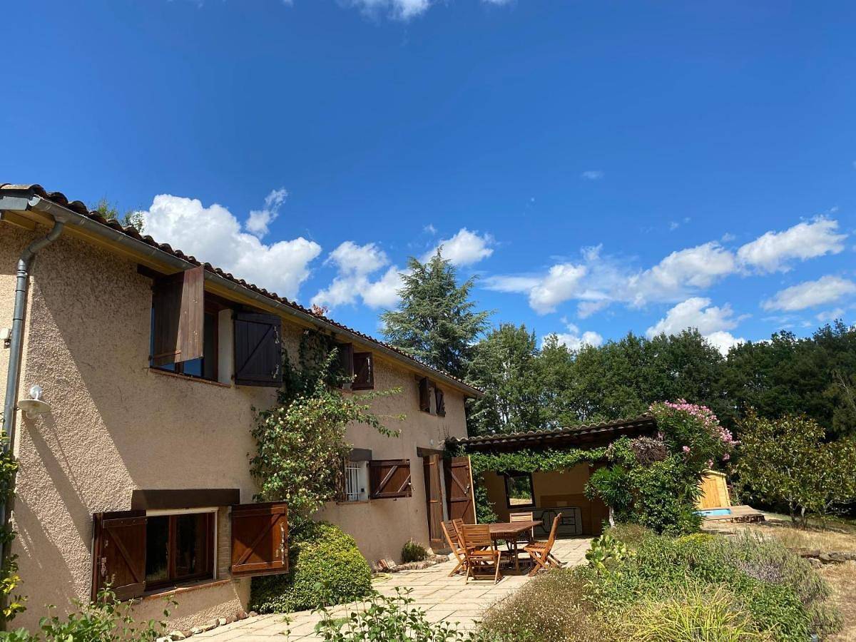 Four-Bedroom House in Puycelsi, Région d'Albi