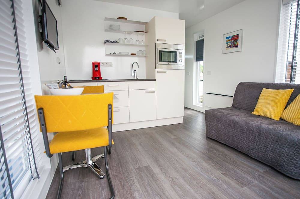 Private island: enjoy the atmosphere on the water and historic Maastricht in Maastricht, Limburg (Netherlands)