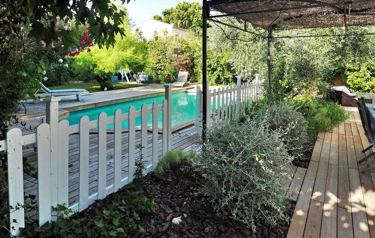 Location de vacances pour 6 personnes, avec piscine et terrasse à Fontvieille - 3