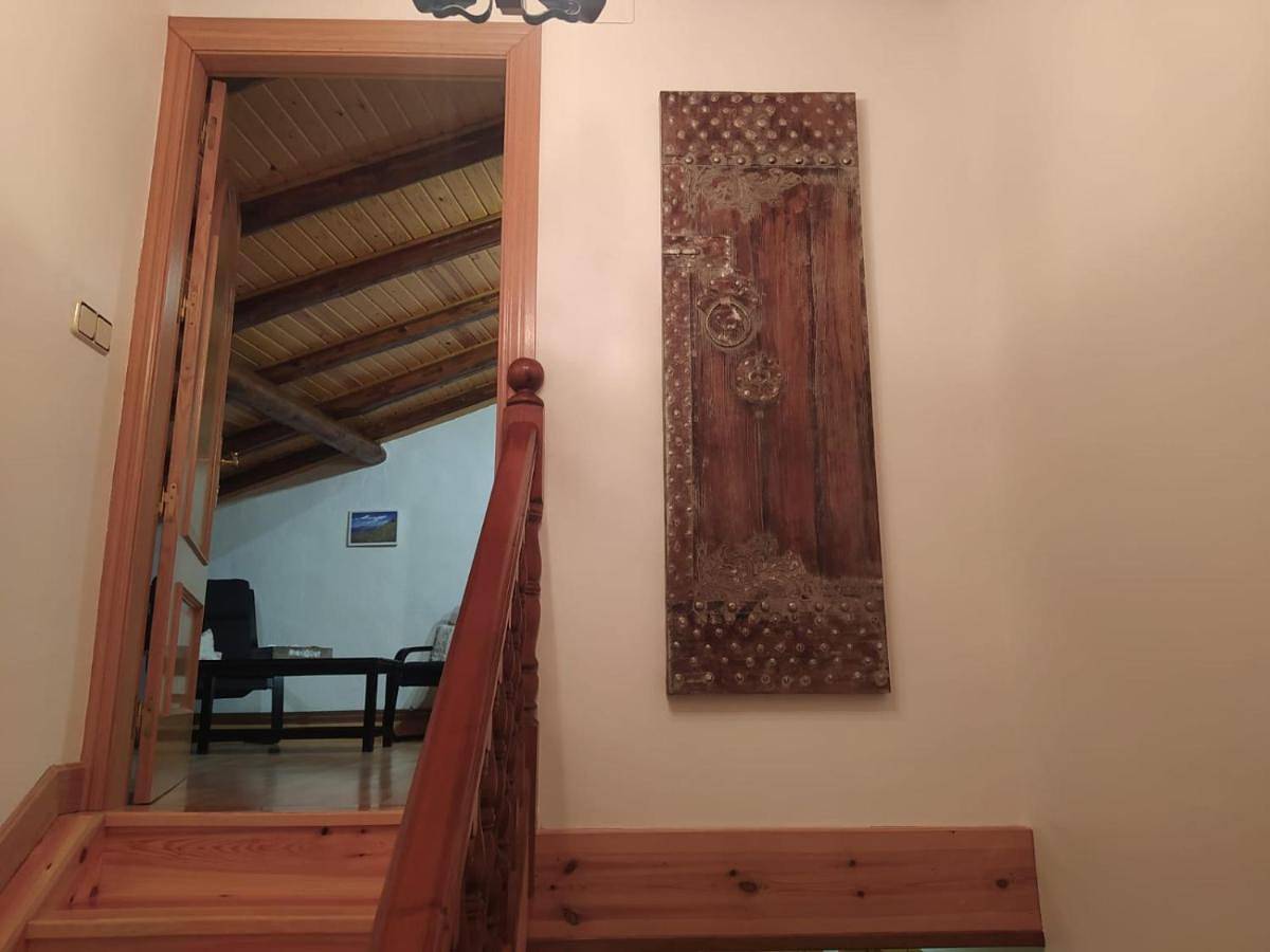 Three-Bedroom House in Sigüés, Pirineo Aragonés