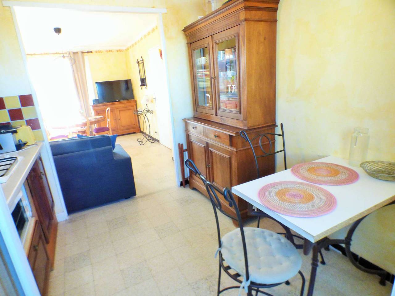 Entire holiday apartment, T3 in Mar Vivo less than 100m from the beach in Les Sablettes, La Seyne-sur-Mer