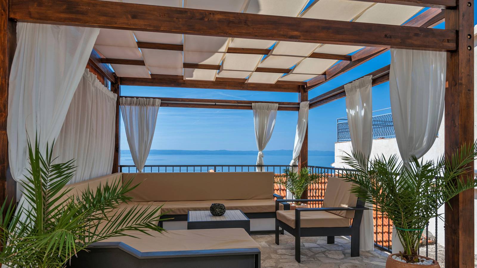 Villa Elizabeta Makarska by Villas Guide in Makarska, Makarska Riviera