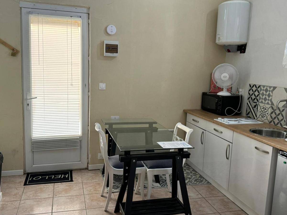 Appartement entier, Studio centre ville du Boulou pour 2 personnes- check in 18h 20h check out 11h max juillet-aout 1 semaine minimum in Le Boulou, Région de Céret