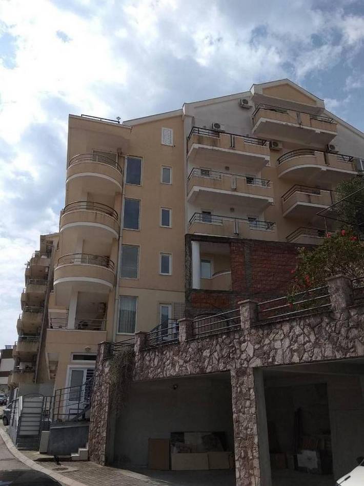 Ferienwohnung für 5 Personen, mit Balkon in Budva