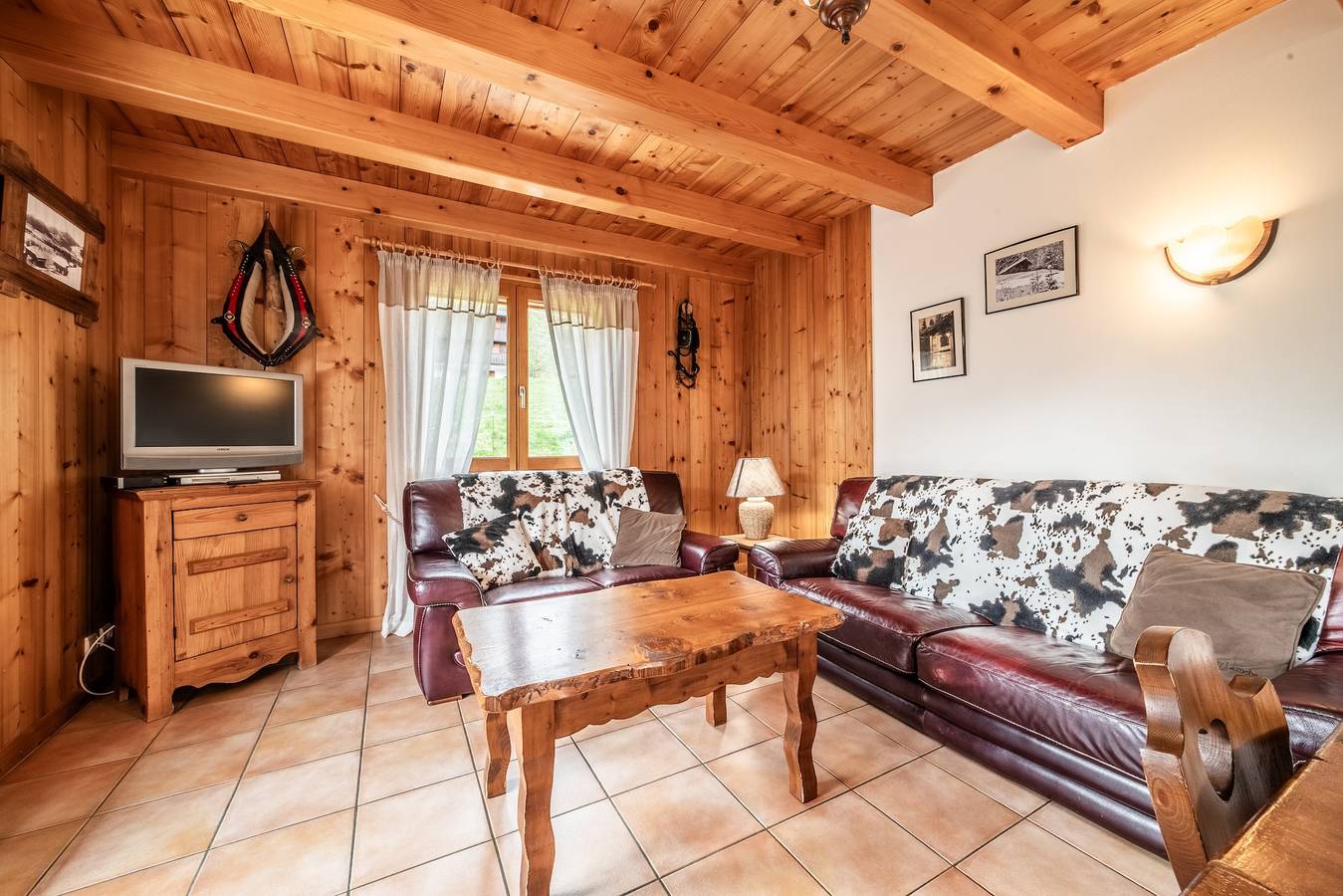 Chalet '3 Etoiles - Le Pèlouêt' avec vue sur la montagne, terrasse privée et Wi-Fi in Morzine, Les Portes du Soleil