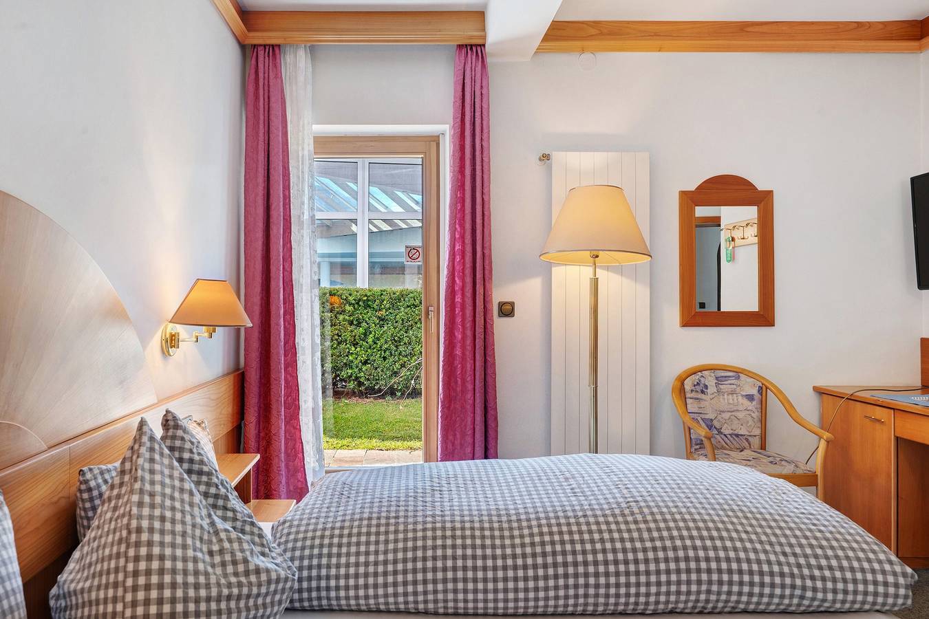 Zimmer „Bb Pattis 2P“ mit Bergblick, Balkon und Wlan in Thuins, Sterzing
