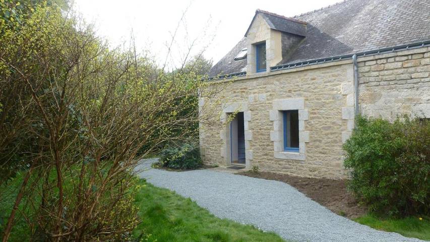 Location de vacances pour 4 personnes, avec jardin, animaux acceptés à Guern