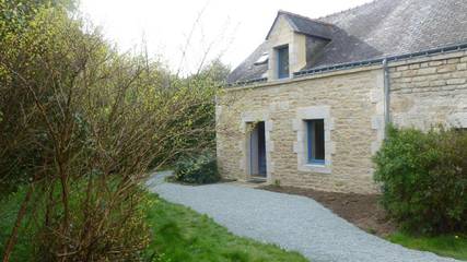 Gîte pour 4 personnes, avec jardin, animaux acceptés à Guern