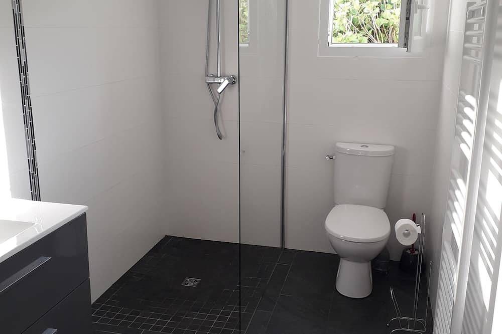 Entire apartment, T2 apartment - 45 m2 - for holidays in Urrugne near St Jean De Luz in Urrugne, Bayonne region