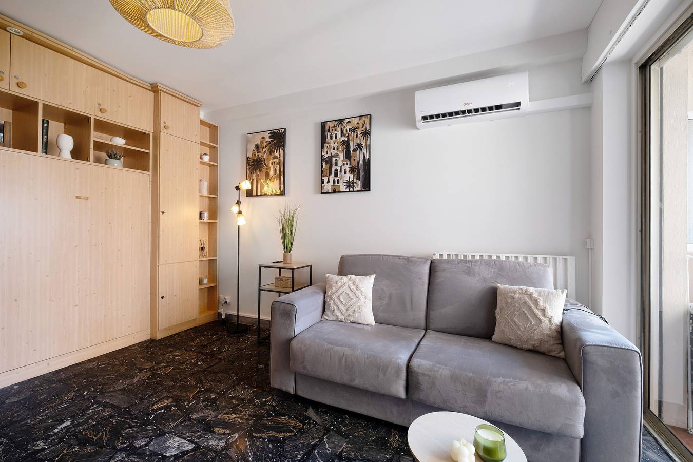 Studio entier, Appartement « Studio Bord De Mer » avec Wi-Fi et climatisation in Cagnes-sur-Mer, Côte méditerranéenne (France)