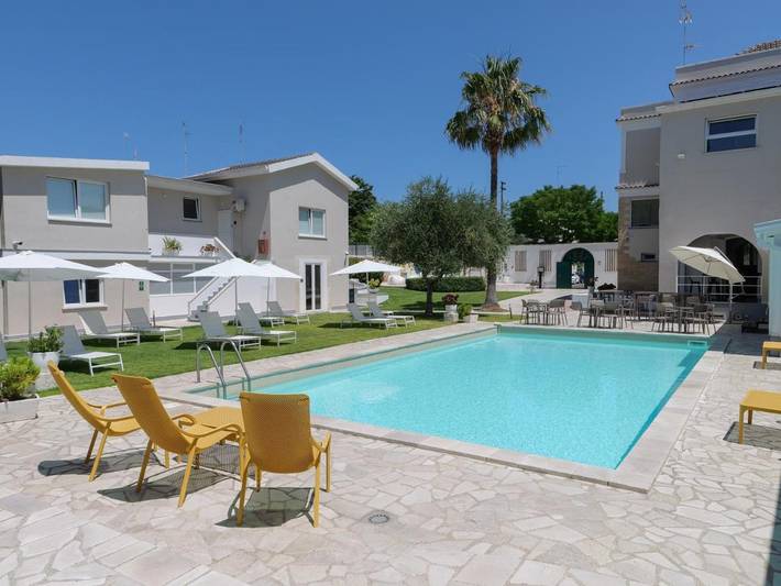 Chambre d’hôte pour 3 personnes, avec Jardin ainsi que Piscine et Vue