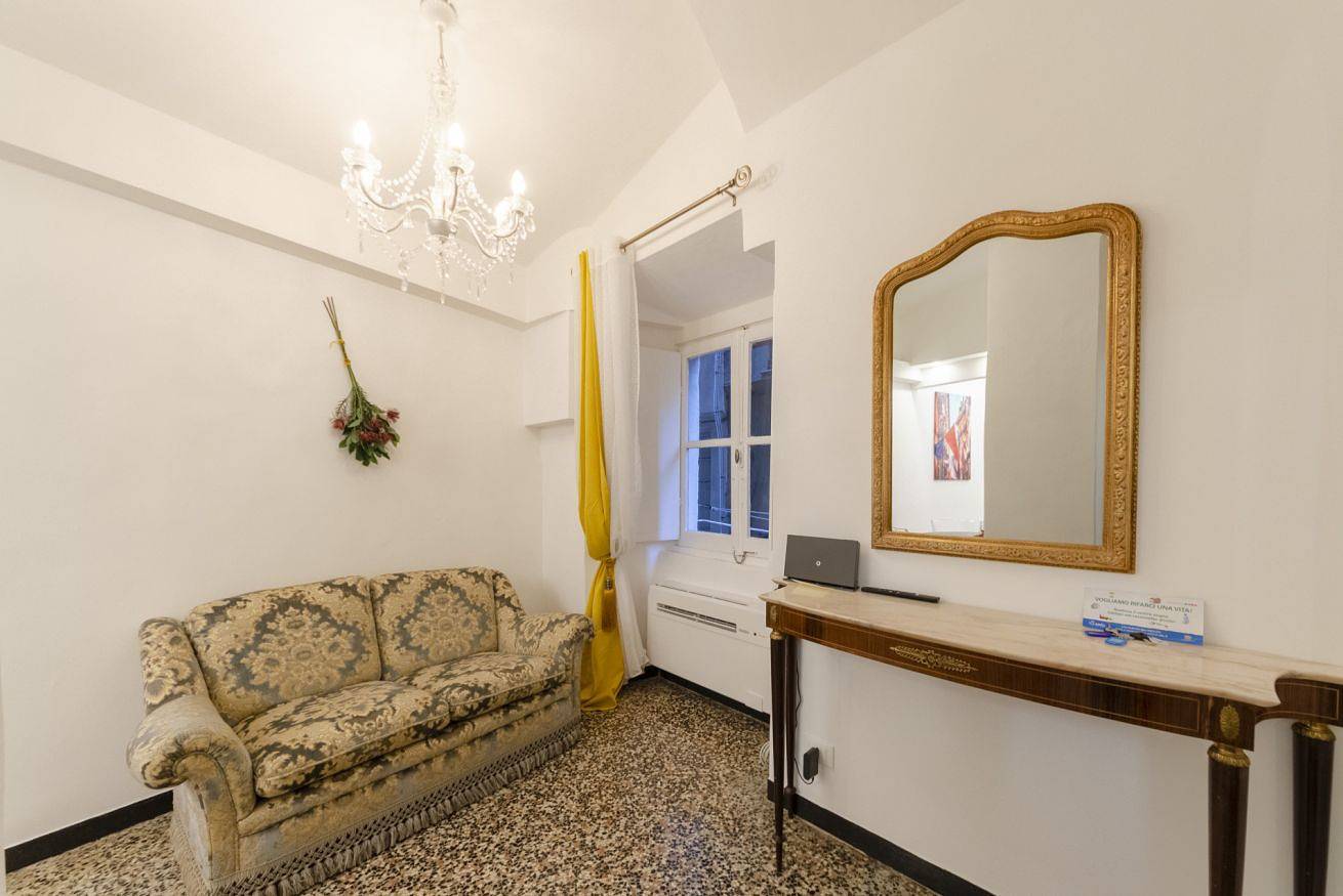 Ganze Wohnung, Joivy Ideal Flat in front of Aquarium, in the Centre of Genoa in Genua (Stadt), Genua