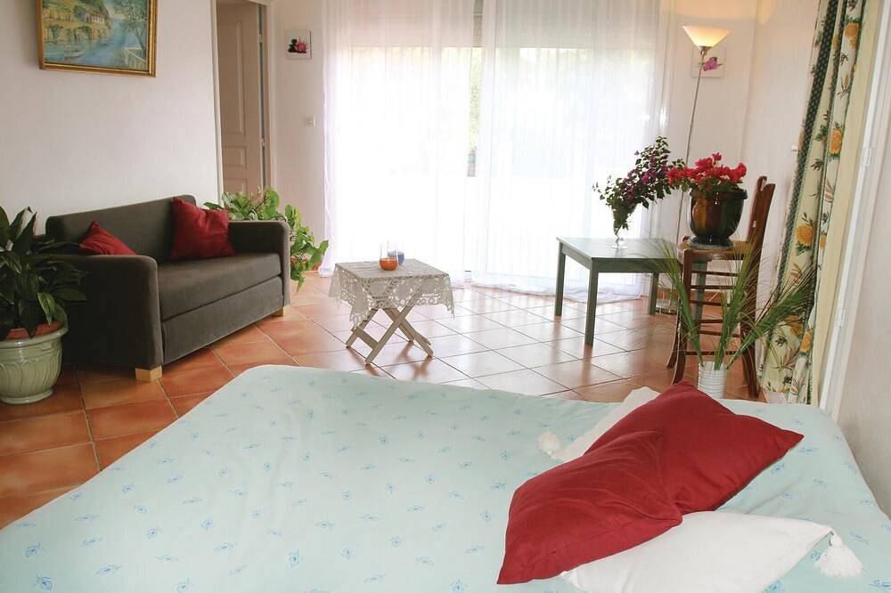 Beautiful home in Lancon de Provence in Lançon-Provence, Aix-en-Provence region