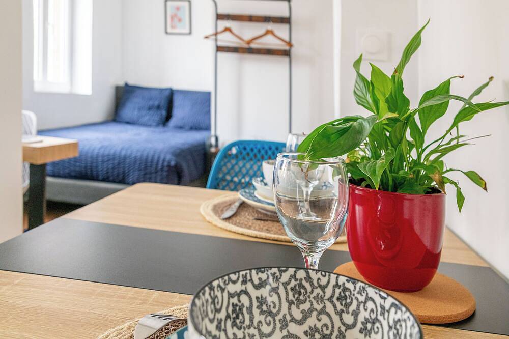 Appartement entier, Joli studio hyper lumineux à 1 minute de la Gare in Cambrai, Département Nord