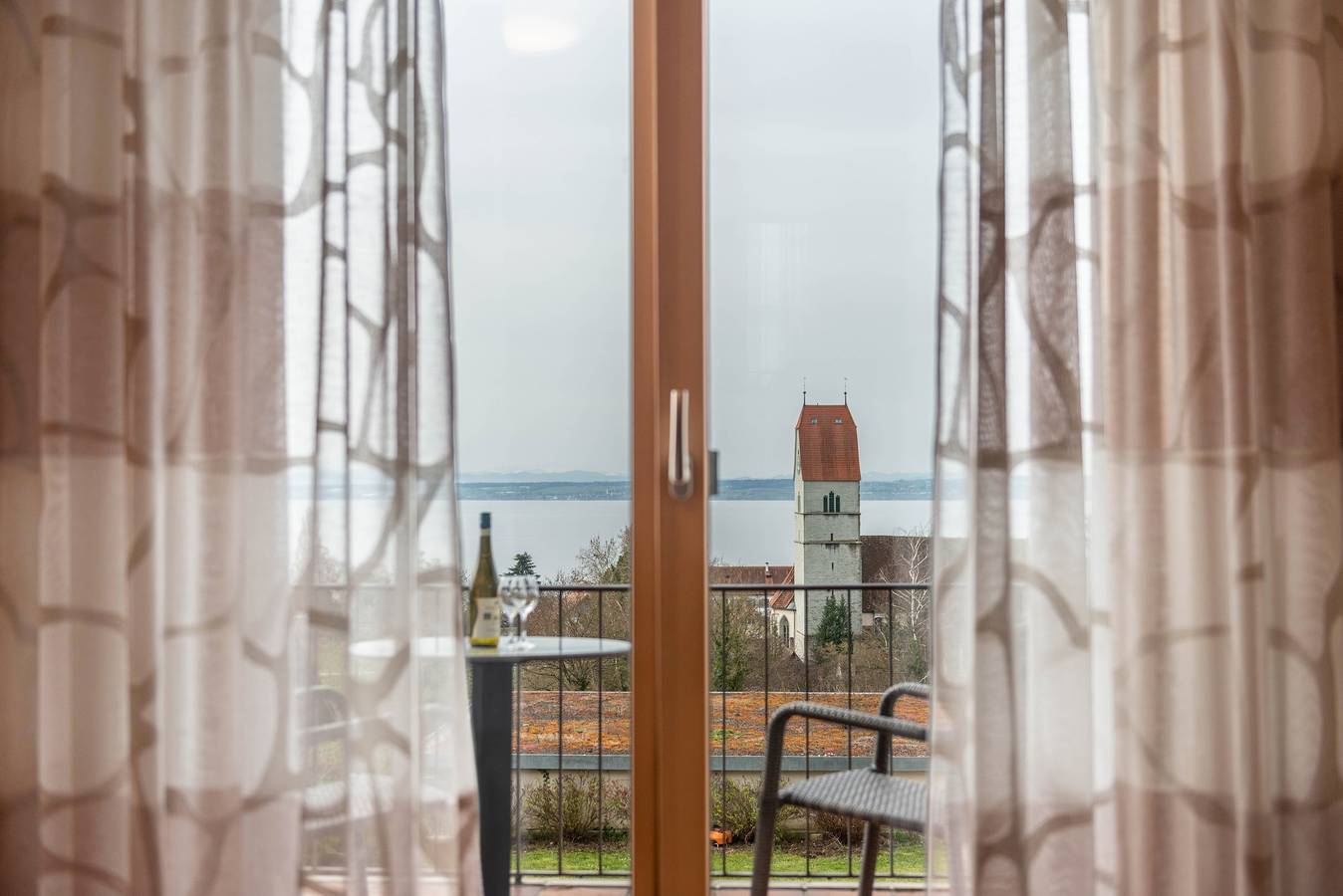 Haus Eva Hagnau am Bodensee - Doppelzimmer mit Balkon & Seeblick in Hagnau am Bodensee, Region Bodensee-Oberschwaben