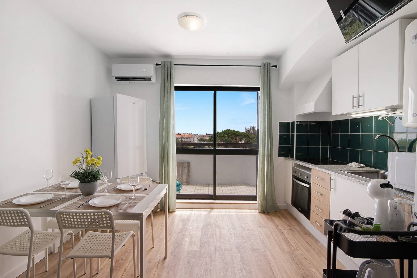 Ganze Wohnung, Ferienwohnung 'The Oura Stay' mit Meerblick, Wi-Fi und Klimaanlage in Albufeira, Faro Distrikt