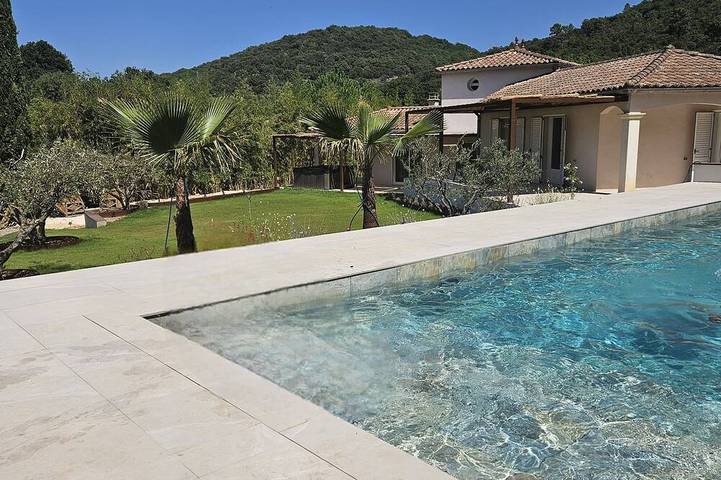 Location de vacances pour 12 personnes à Saint-Martin-de-Valgalgues