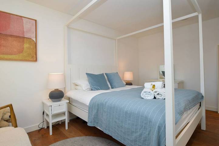 Old Fire Station - sleeps 6 guests  in 3 bedrooms in Tighnabruaich, Argyll & Bute