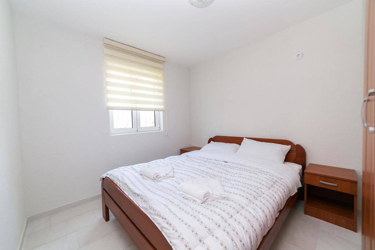 Ganze Wohnung, Apartmani Tripović in Tivat, Boka Kotorska