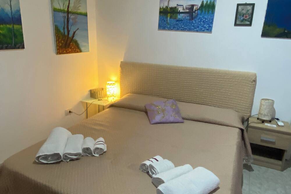 Apartamento entero, Family apartment with kitchen in Caltagirone, Provincia de Catania