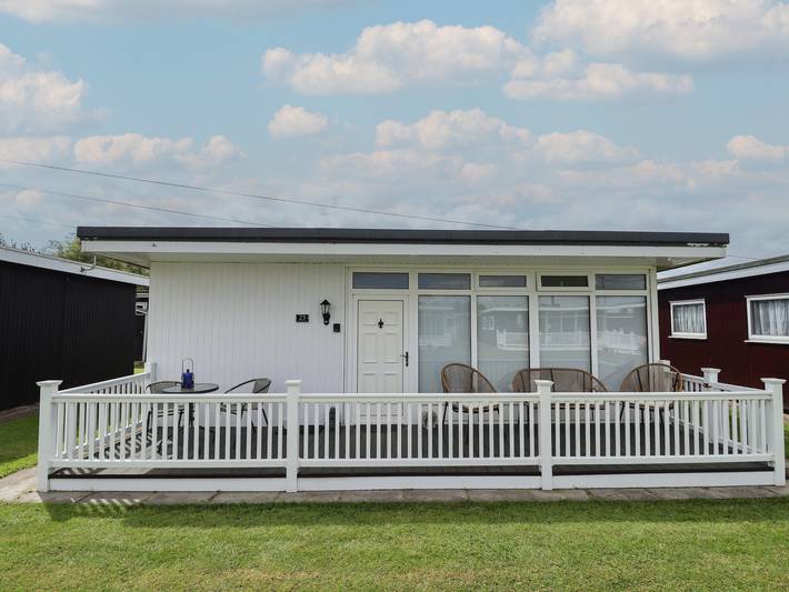 Chalet for 3 people, with Garden in Chapel St. Leonards