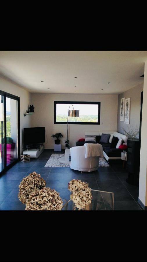 Location de vacances pour 4 personnes, avec terrasse ainsi que jardin et vue à Castelnau-de-Guers - 2