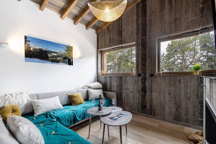 Chalet 'Nid Des Écureuils' avec vue sur la montagne, terrasse privée et Wi-Fi in Font-Romeu-Odeillo-Via, Parc naturel régional des Pyrénées catalanes