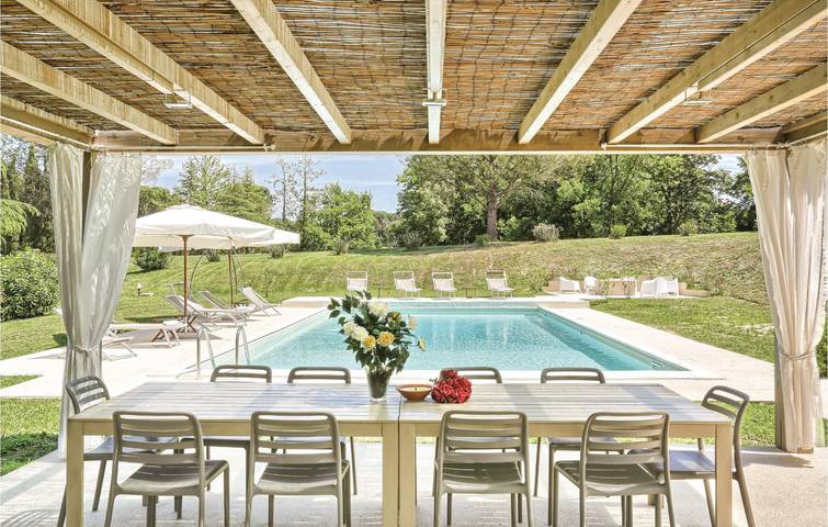 Appartamento con piscina a Fauglia: Lettino, Wifi e Parcheggio in Fauglia, Riviera Toscana