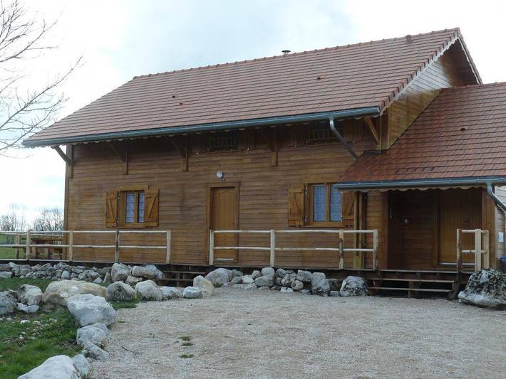 Gîte pour 14 personnes, avec Terrasse ainsi que Jardin et Vue dans le Jura
