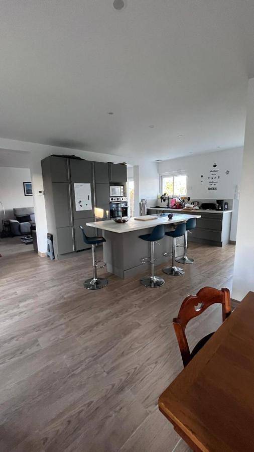 Location de vacances pour 6 personnes, avec jardin, adapté aux familles à Montamisé - 3