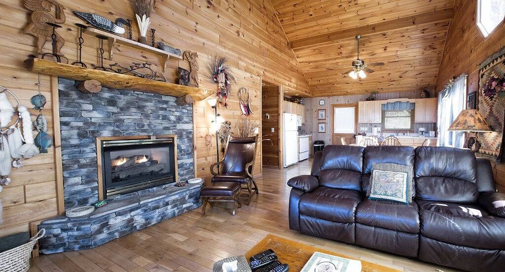 Charming & Romantic with Mtn Views and Hot Tub in Chattahoochee National Forest