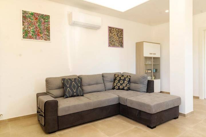 Location de vacances pour 5 personnes, avec Jacuzzi ainsi que Terrasse et Vue à Petritoli
