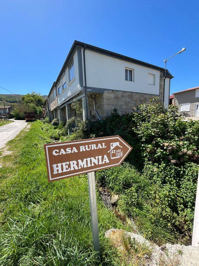 Apartamento para 6 personas, con Balcón además de Terraza y Vistas en Castro Caldelas