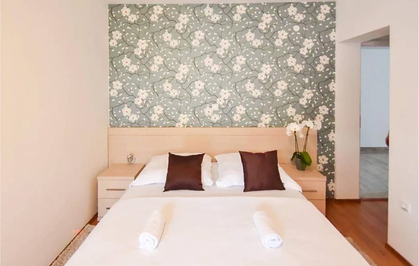 Ganze Ferienwohnung, Apartment mit Meerblick, Terrasse, Küche und Parkplatz in der Nähe des Strandes von Strobec in Stobrec, Split-Dalmatien