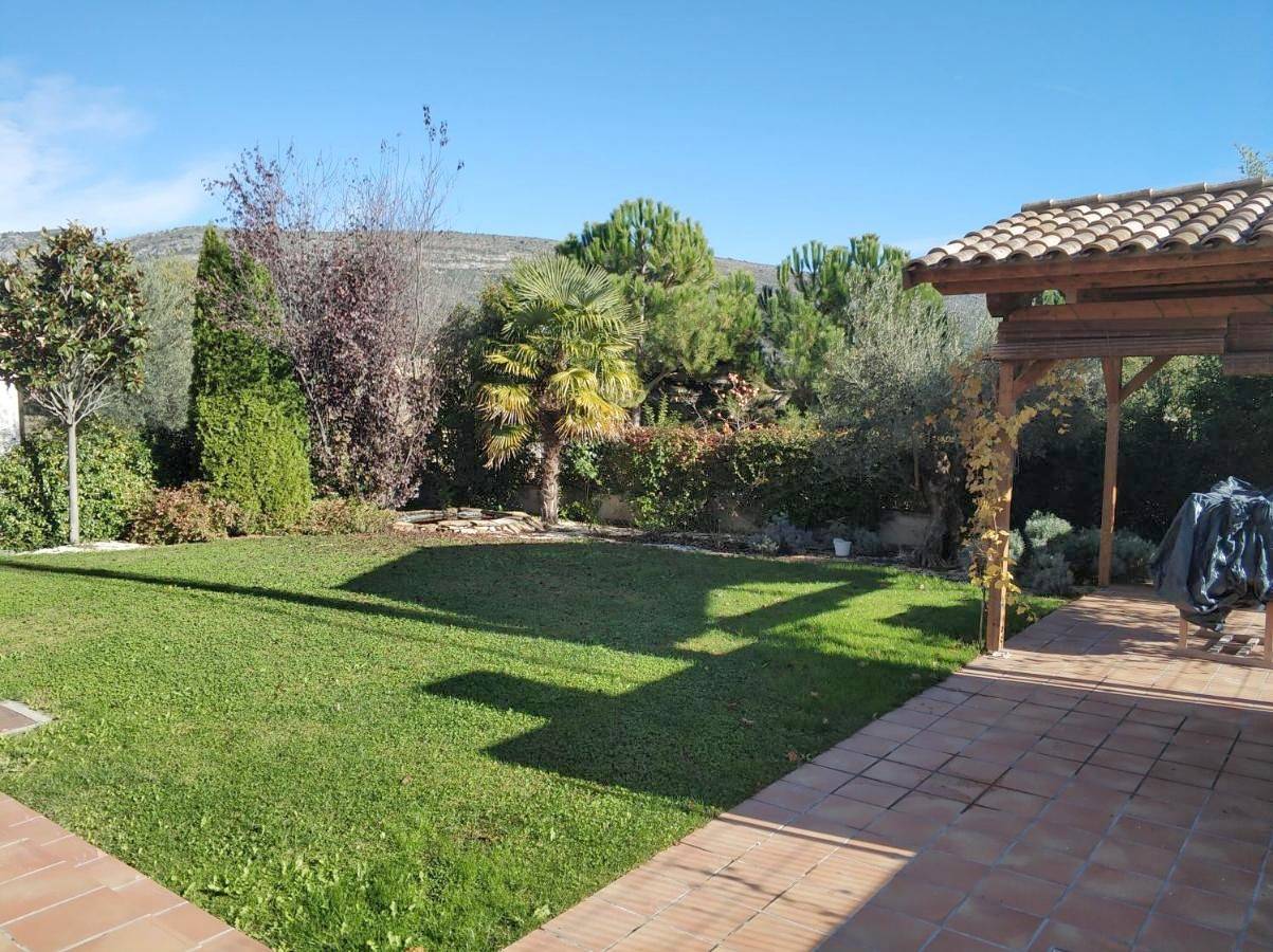 Four-Bedroom House in El Grado, Pyrénées Aragonaises