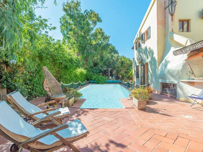 Ferienhaus für 17 Personen, mit Terrasse und Garten sowie Pool