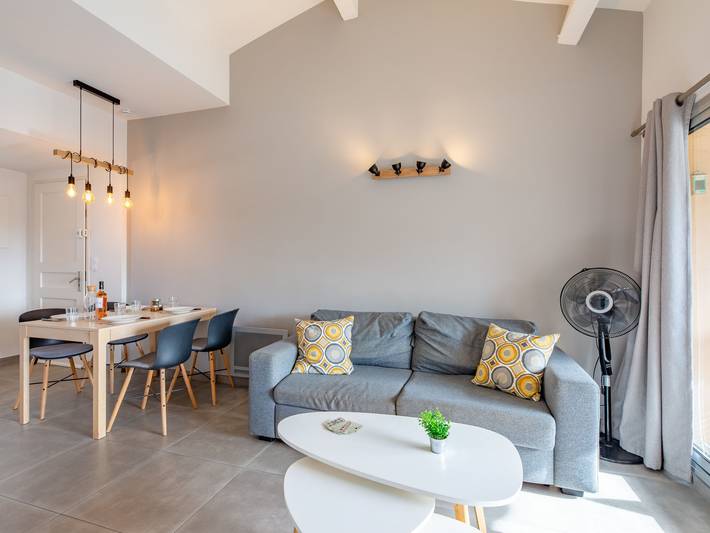 Gîte pour 4 personnes, avec jardin ainsi que bassin pour enfant et balcon dans Plage de la Gaillarde - 2