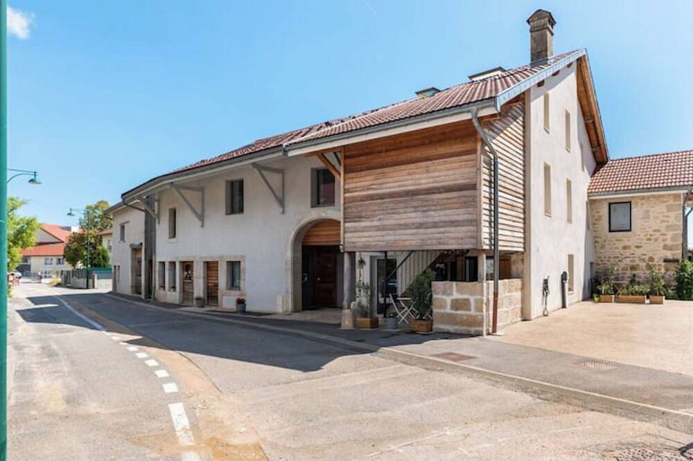 Appartement entier, Charmant Studio paisible dans le Centre du Village in Échenevex, Gex