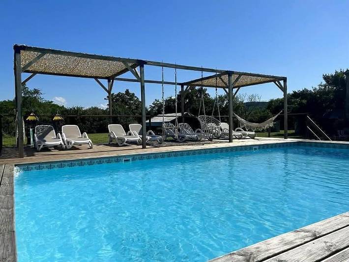 Location de vacances pour 6 personnes, avec jardin et piscine, animaux acceptés à Larreule