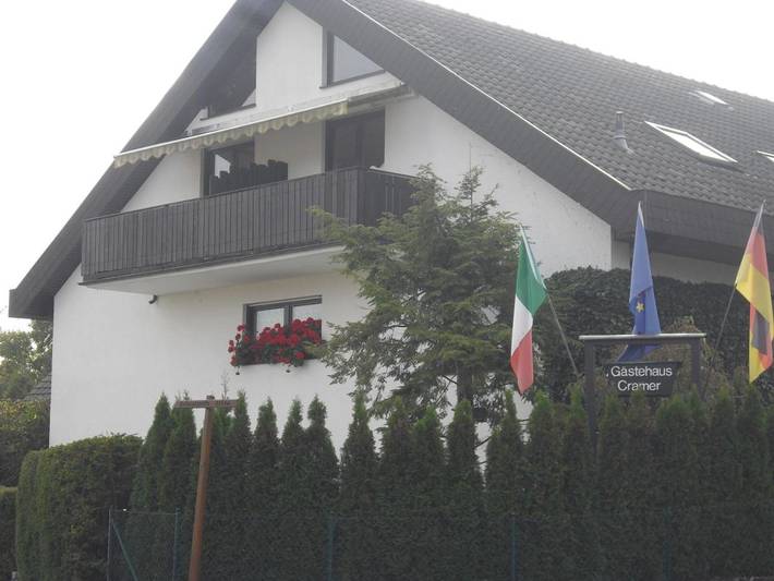 Gästehaus für 3 Personen, mit Terrasse und Garten